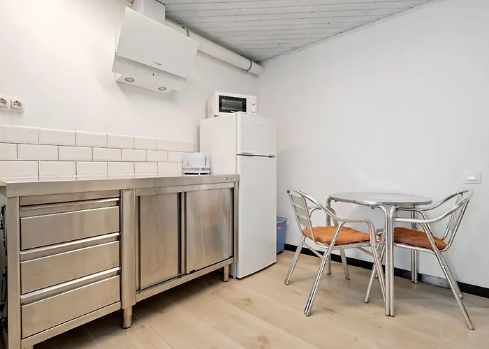 Hauzify I Novavila Centre Rooms